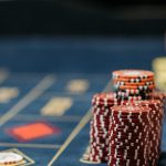 德州扑克越级打牌就是送钱-棋牌策略-棋牌交流-棋牌技巧网